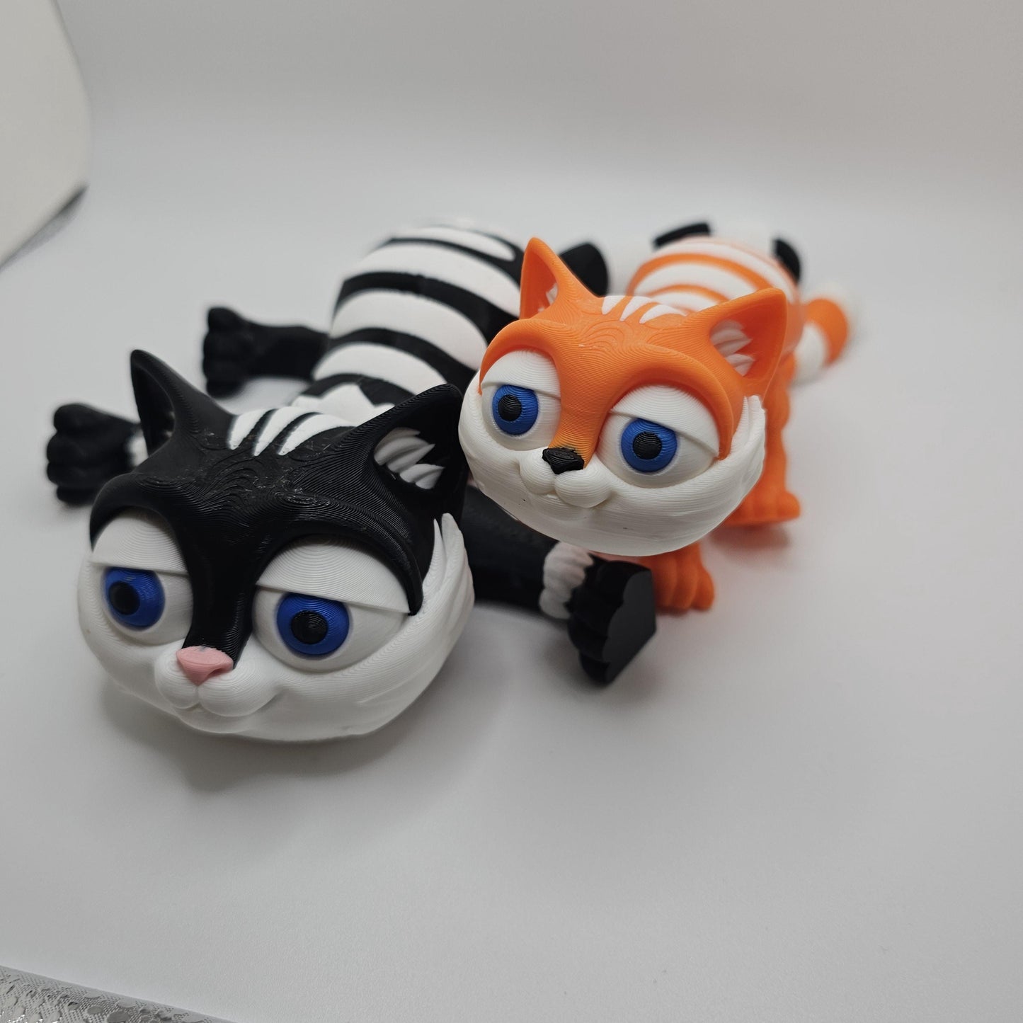 Adorable 3D Printed Kitten: Flexible Posable Cat Figurine