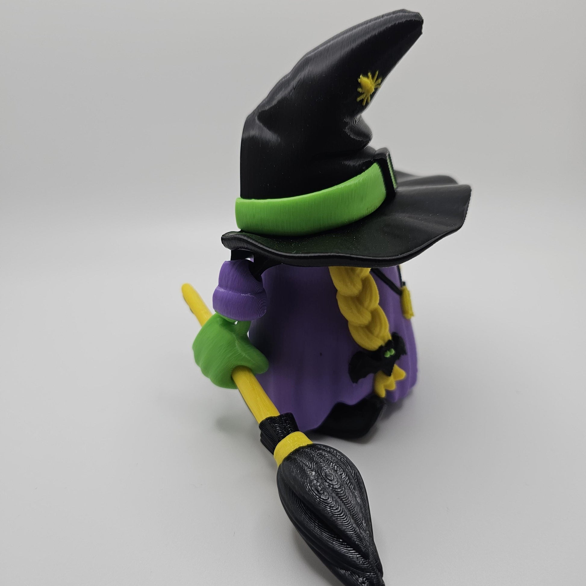 3D Printed Gnome Witch – Spooky & Whimsical Decor!
