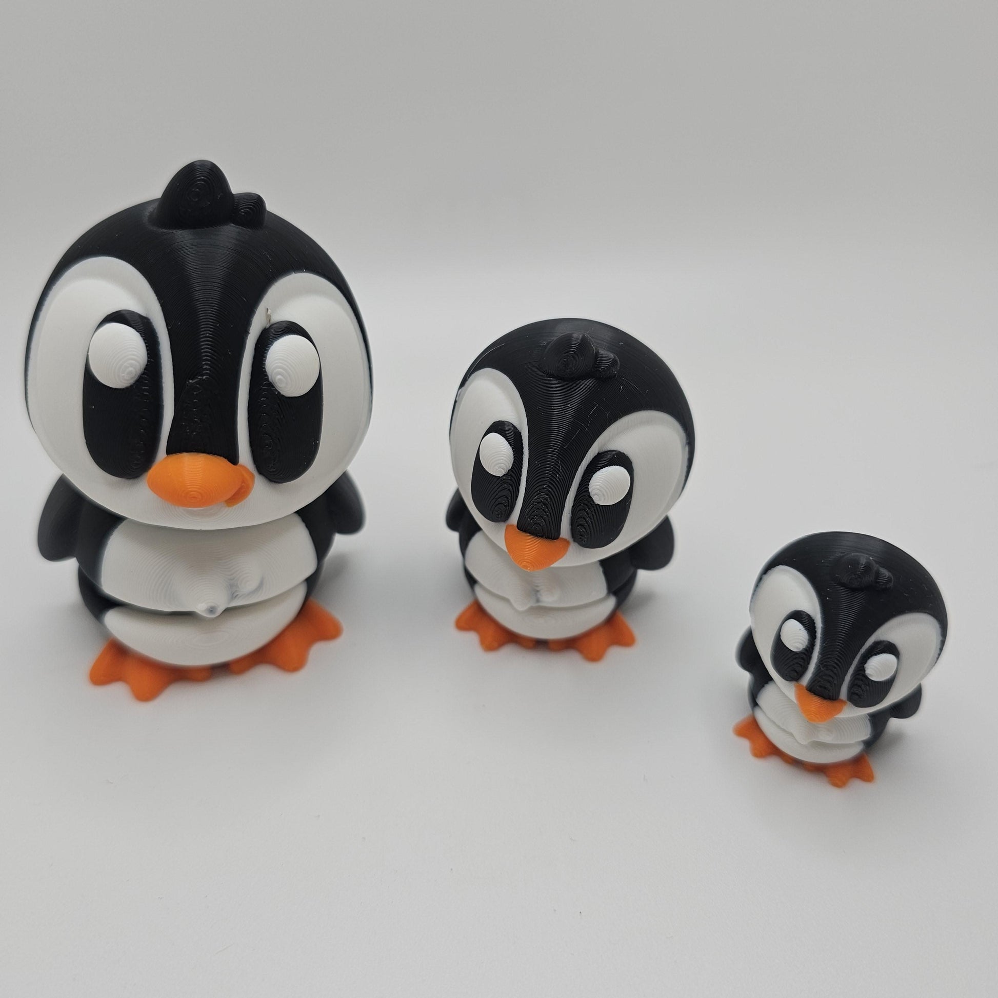 3D Printed Bright-Eyed Penguin Figurine – Multiple Sizes Available