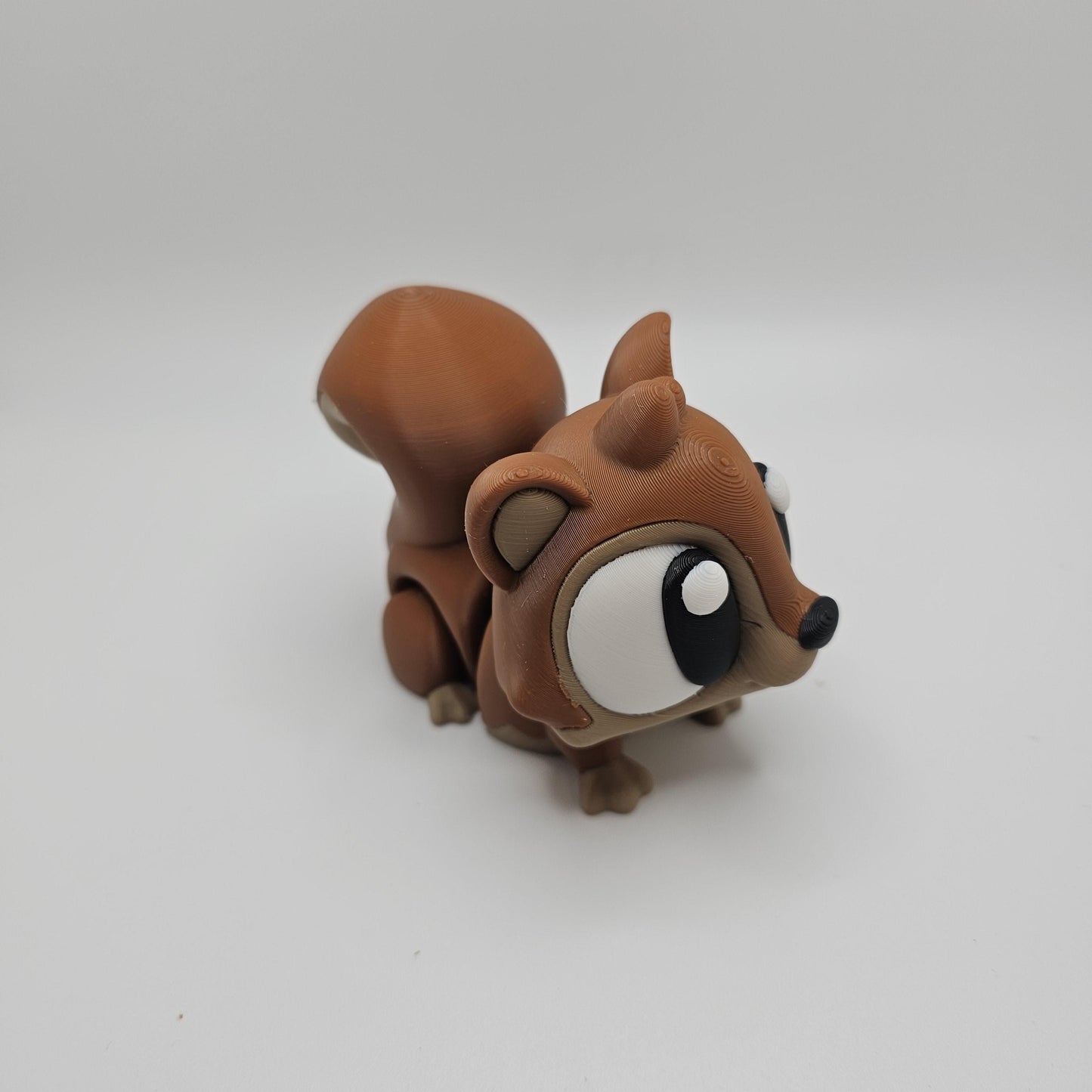 3D Printed Bright-Eyed Squirrel Figurine – Multiple Sizes & Colors