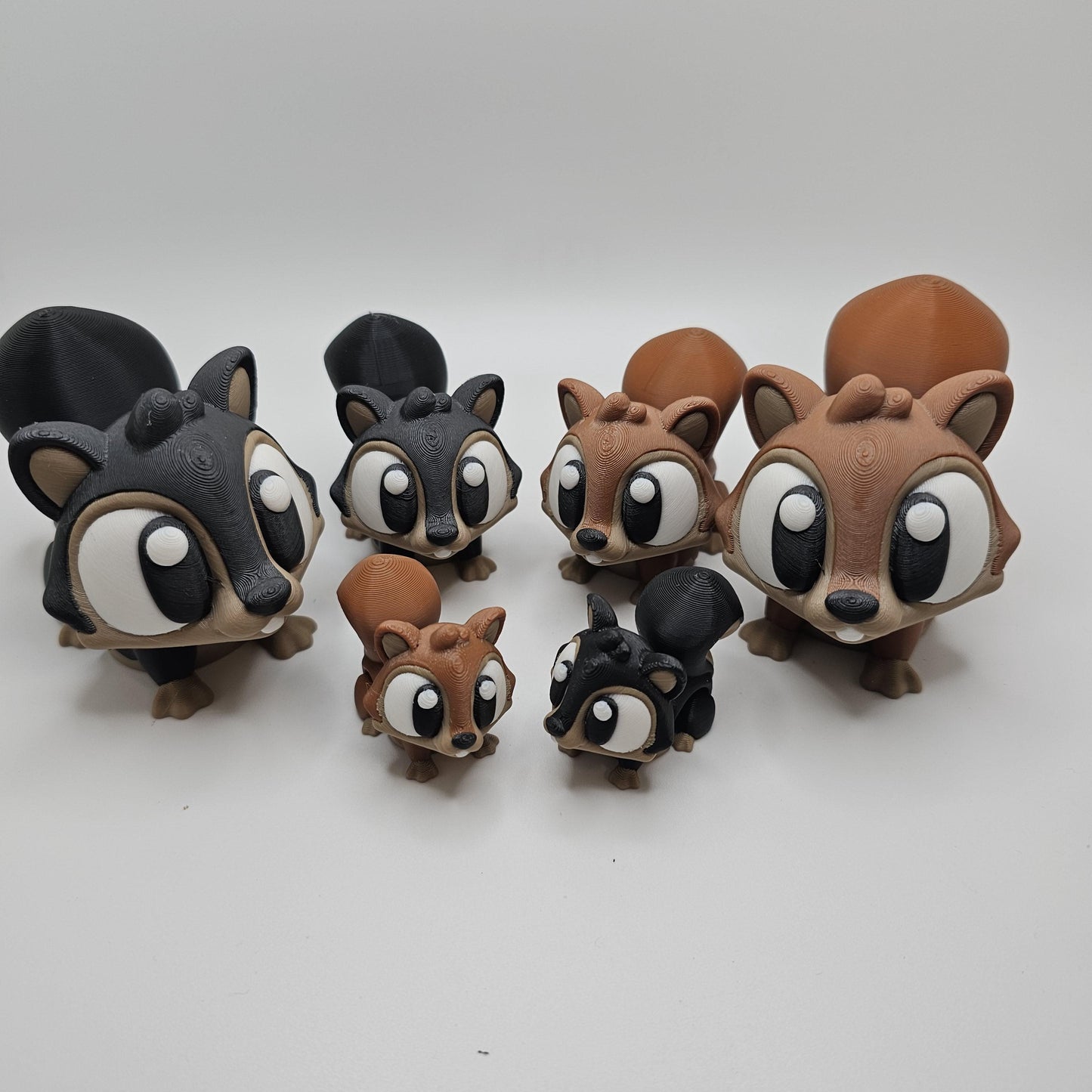 3D Printed Bright-Eyed Squirrel Figurine – Multiple Sizes & Colors
