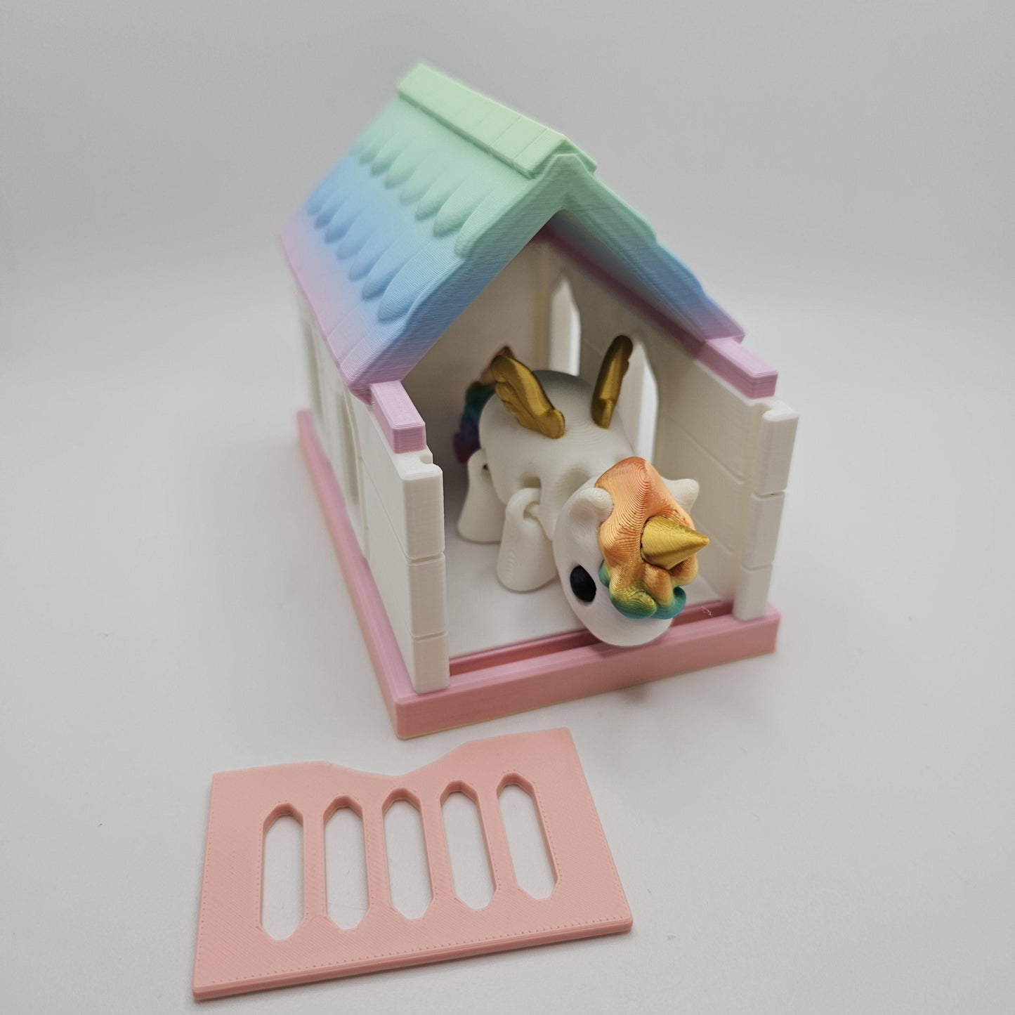 3D Printed Unicorn With Optional Stable
