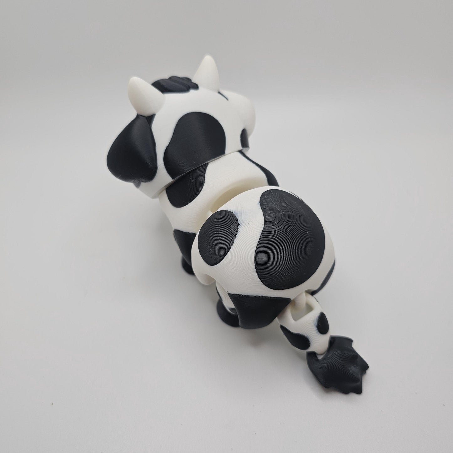 3D Printed Bright-Eyed Cow Figurine – Multiple Sizes & Colors
