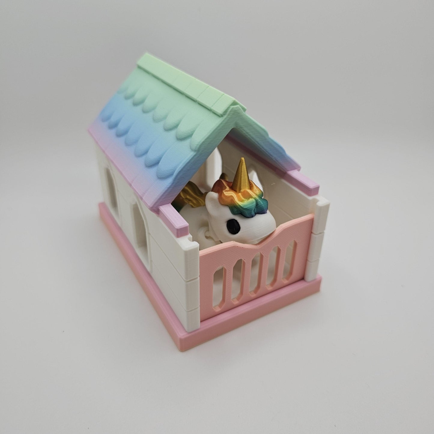 3D Printed Pink Unicorn – Rainbow Magic with Gold Details!