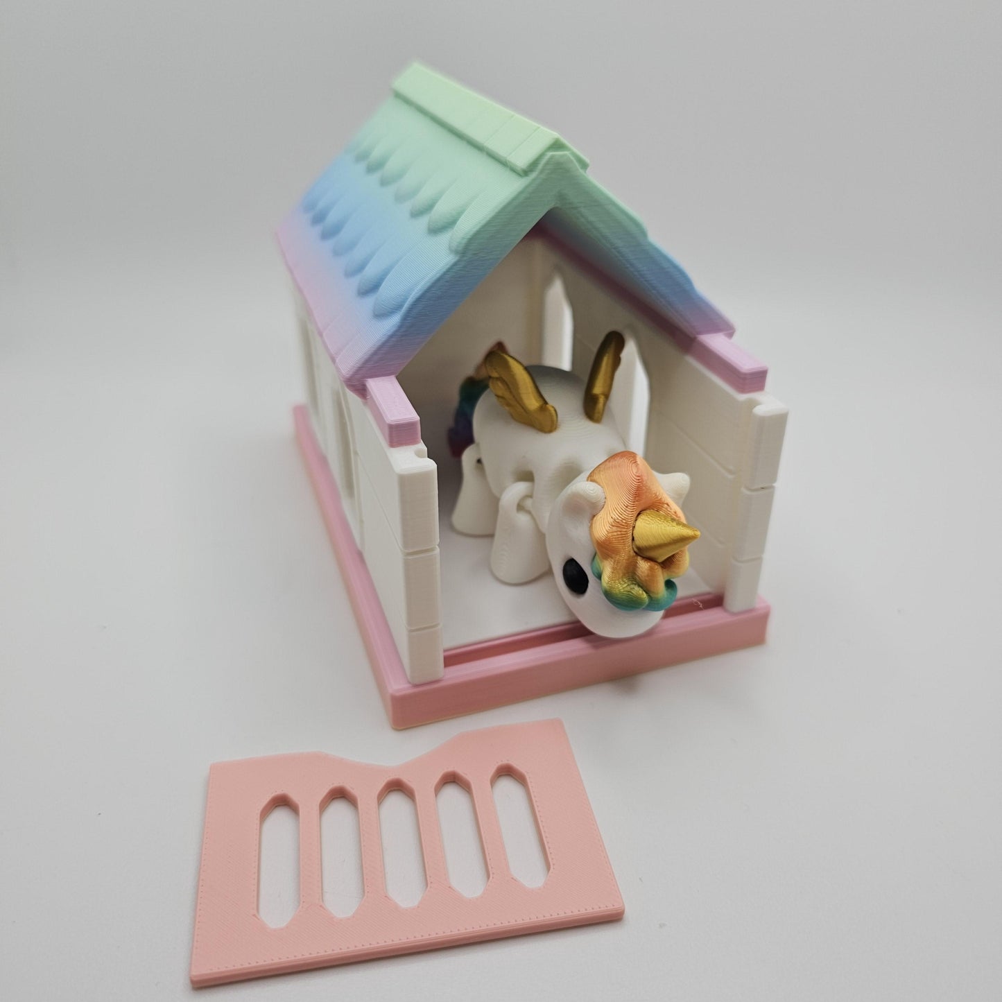 3D Printed Pink Unicorn – Rainbow Magic with Gold Details!