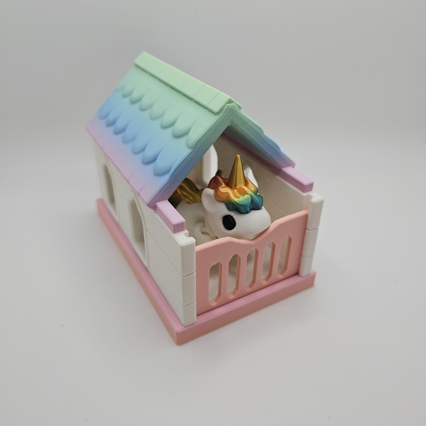 3D Printed Unicorn With Optional Stable