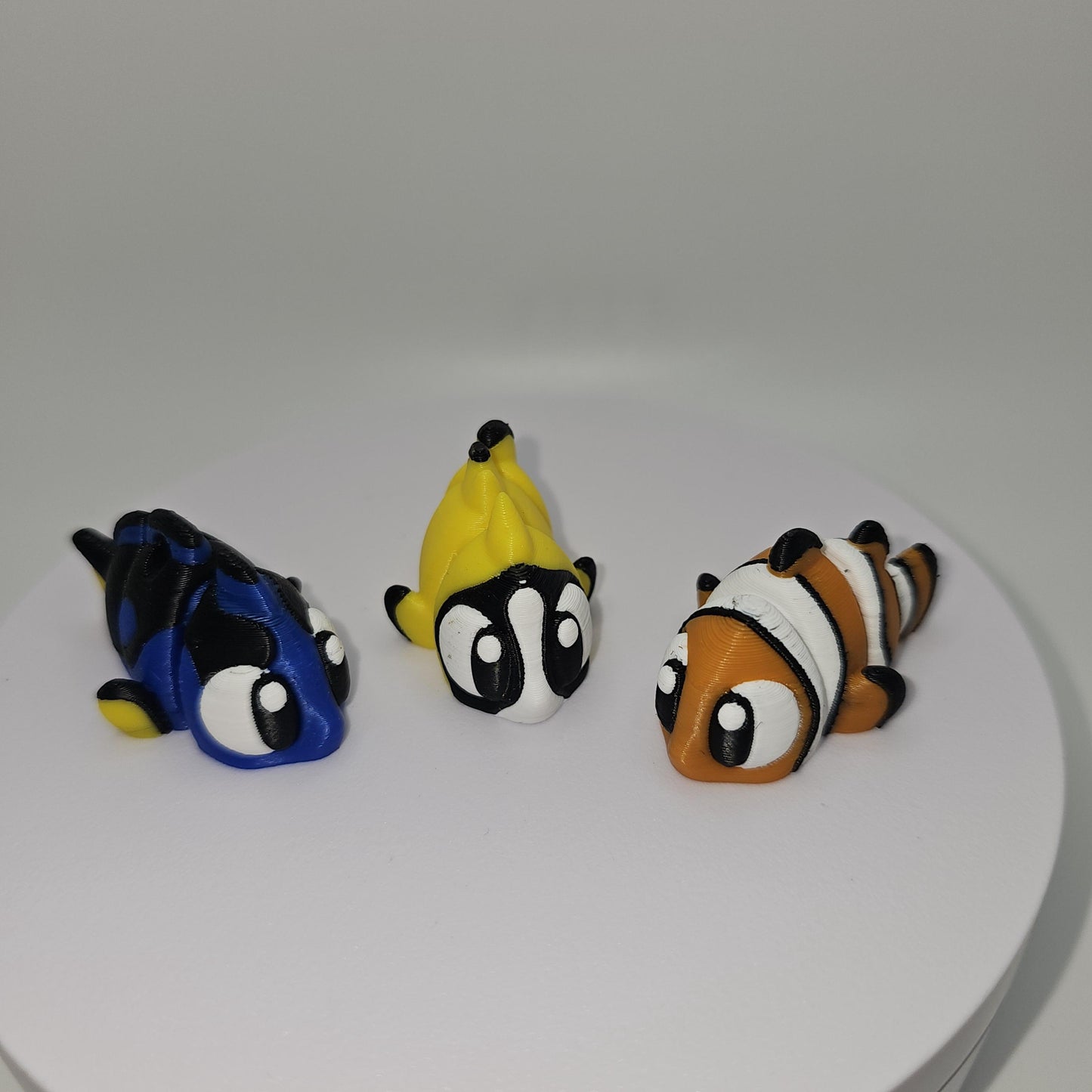 Tropical Fish Tank Display With 3 Fish