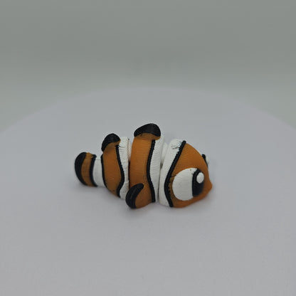 Tropical Fish Tank Display With 3 Fish