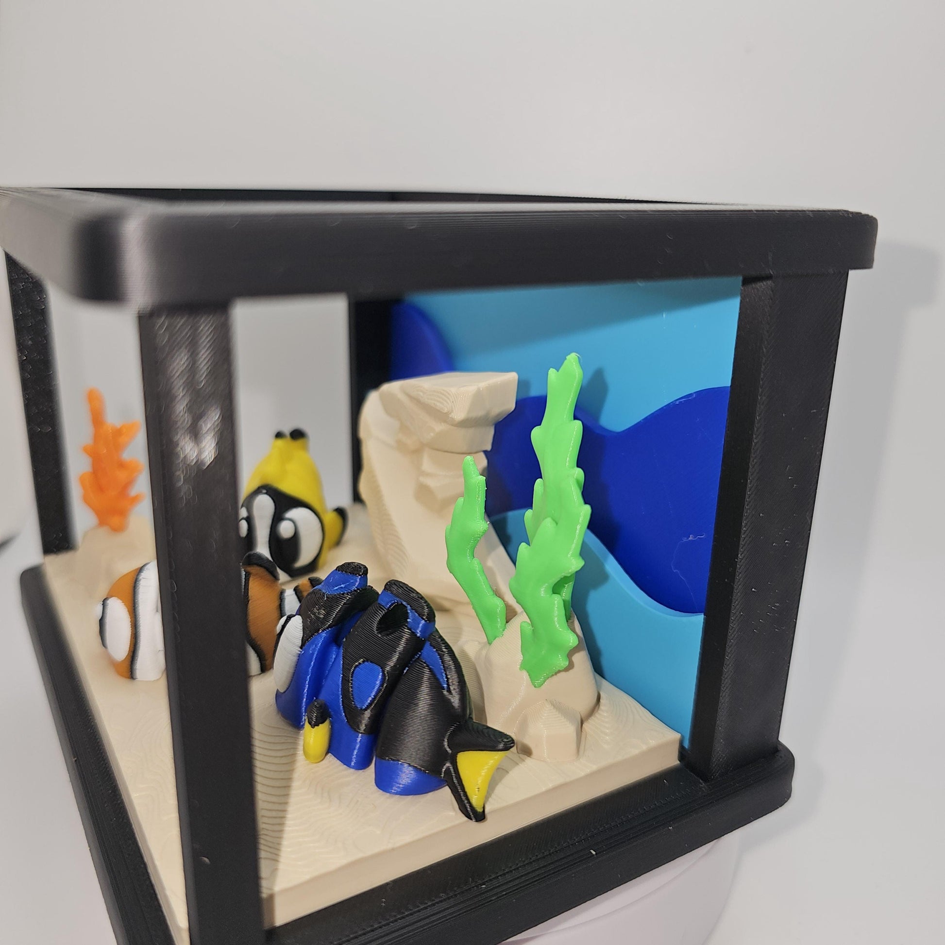 Tropical Fish Tank Display With 3 Fish