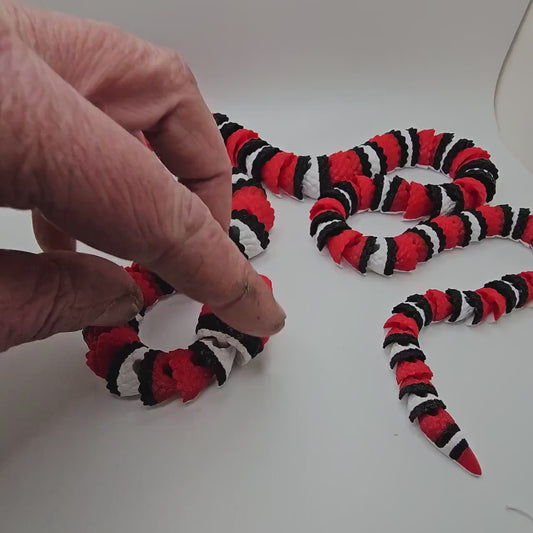 3D Printed Articulated King Snake – Over 3 Feet Long